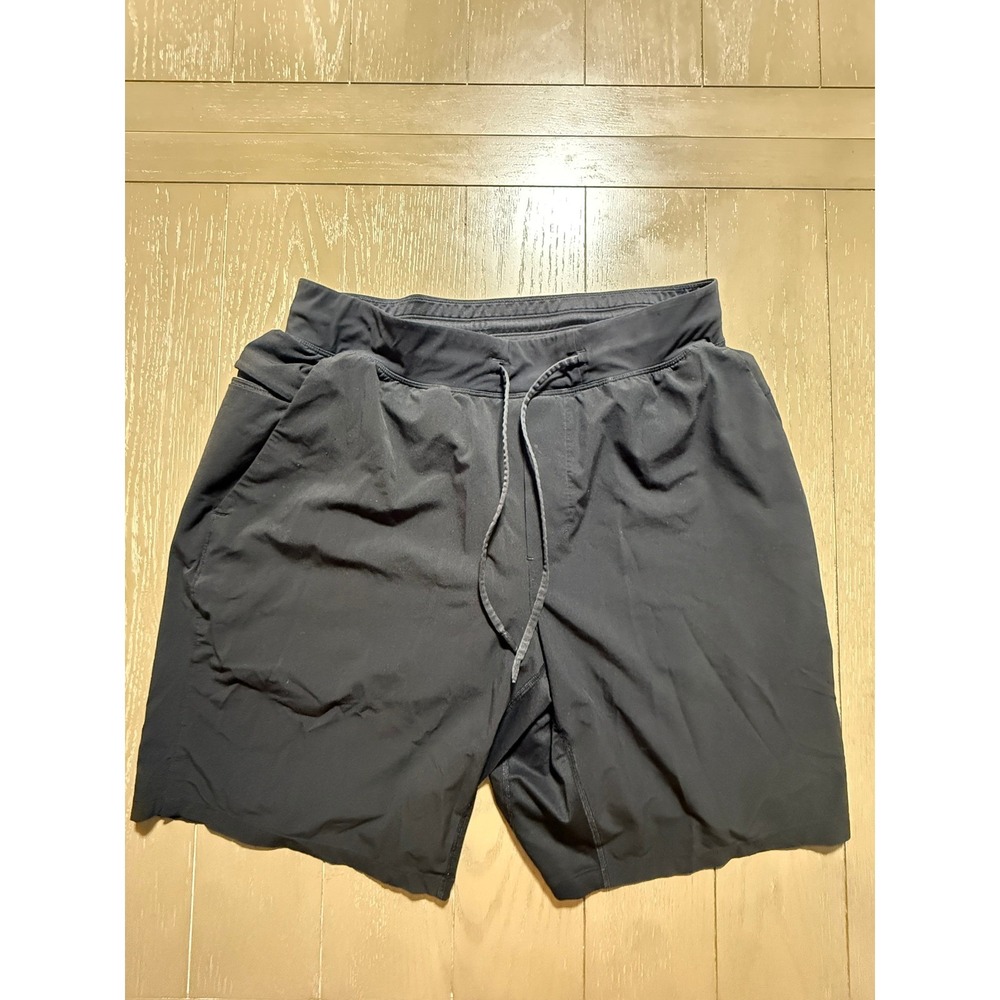 Lululemon Shorts Mens Large Black Pace Breaker Lined  8" inseam Athletic